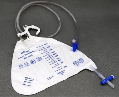 Urinary drainage bag with measurement markings and tubing for medical home care use