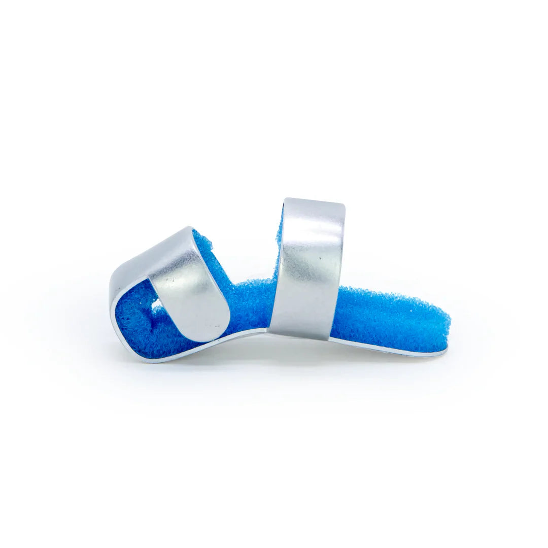 Blue foam finger splint with metal support for finger injury recovery